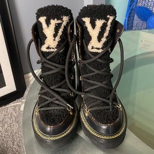Louis Vuitton Boots size 38